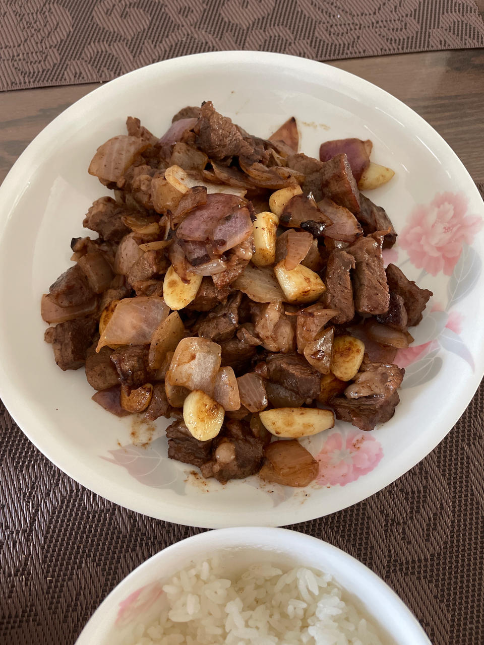 好吃到舔盘的蒜香黑椒牛肉粒