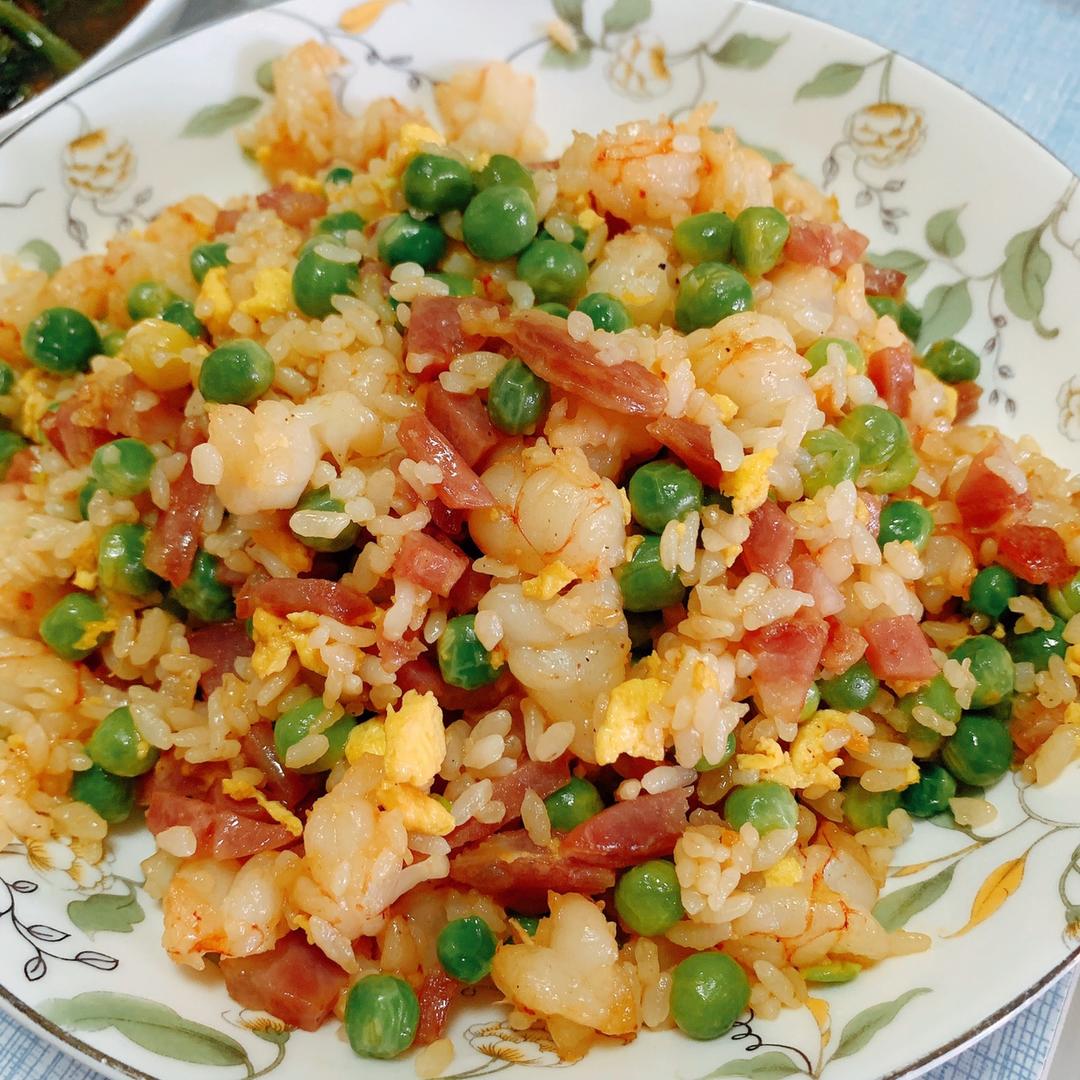 虾仁菠萝炒饭