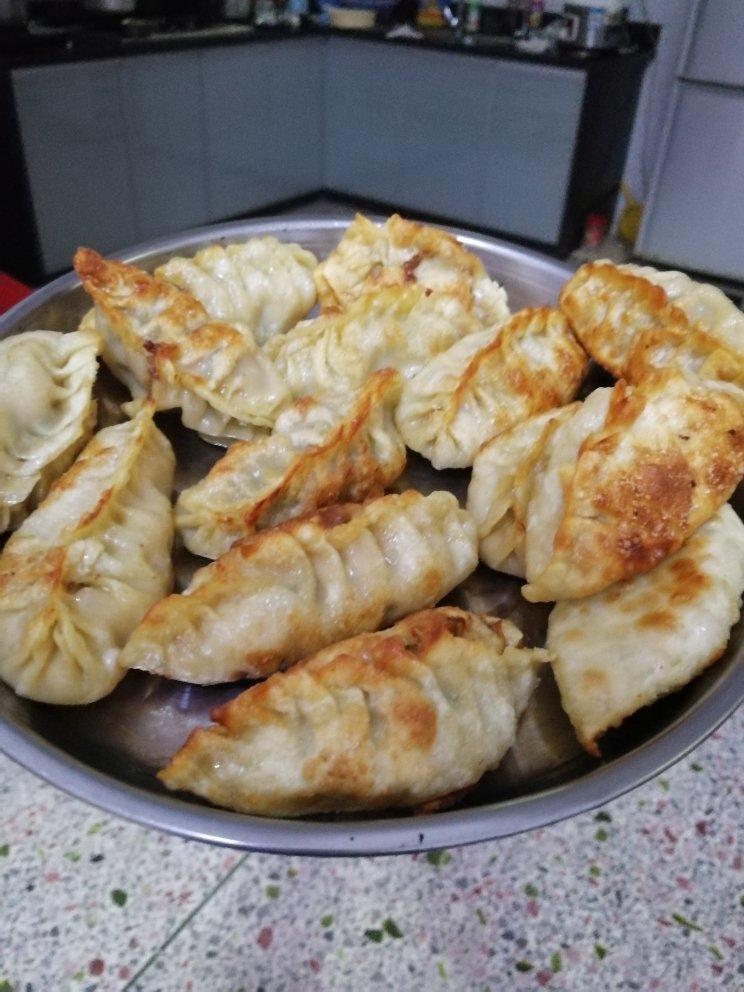 韭菜猪肉饺子(最简单最好吃又最多汁的饺子)