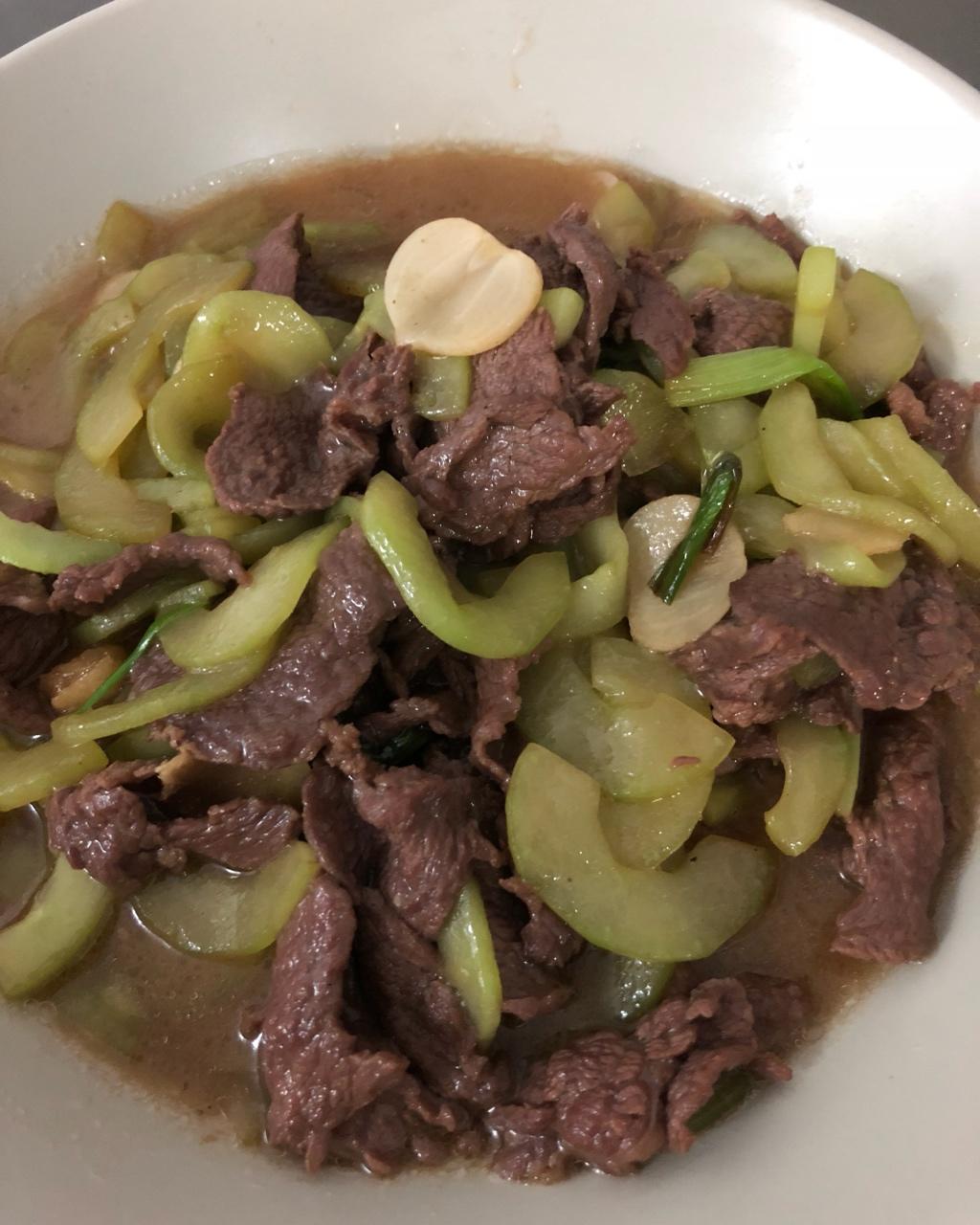 黄瓜炒牛里脊