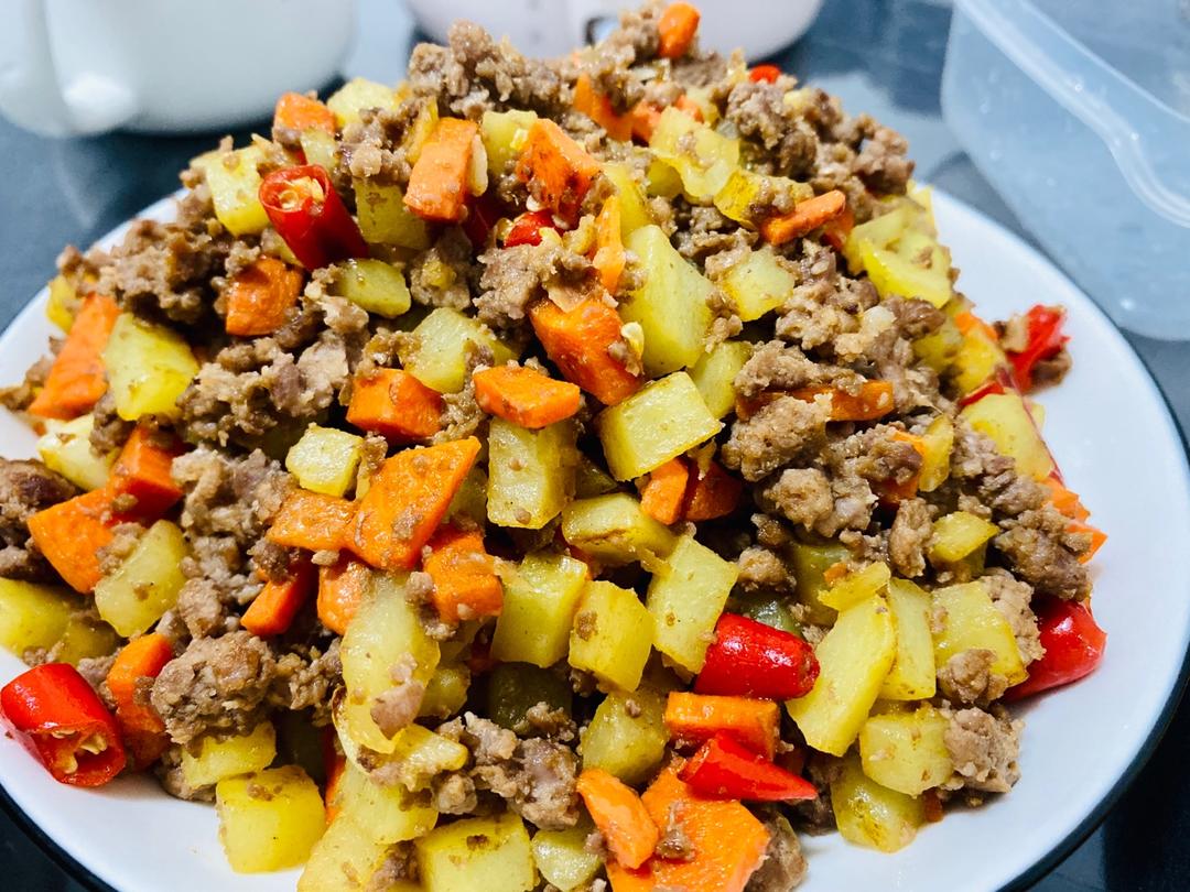 土豆胡萝卜炒牛肉