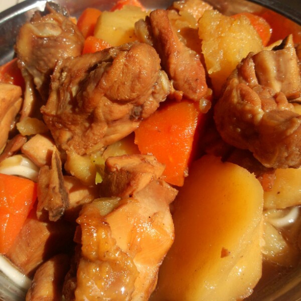 土豆炖鸡块