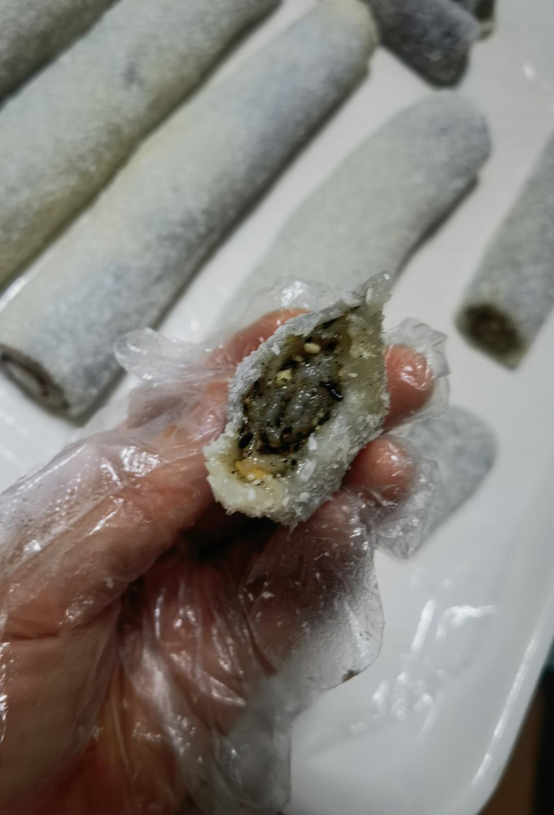 豆沙糯米卷，糯叽叽凉热都好吃，隔夜不变硬，新年小点心