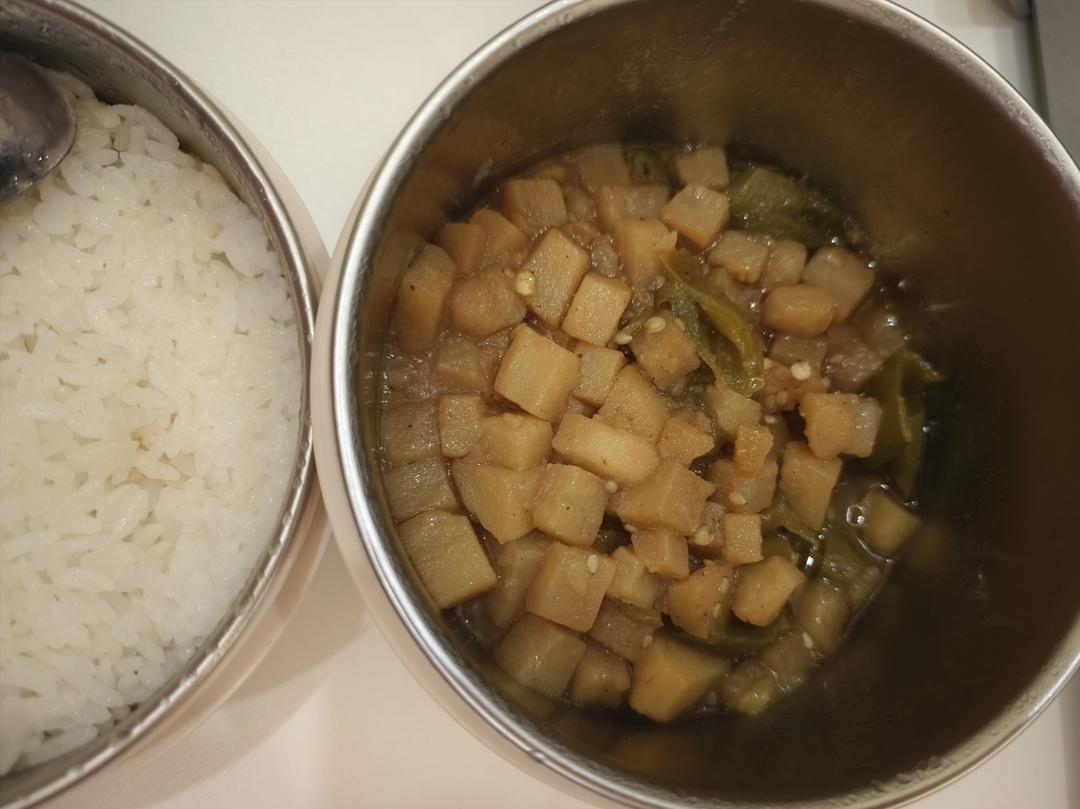 土豆炖尖椒的做法