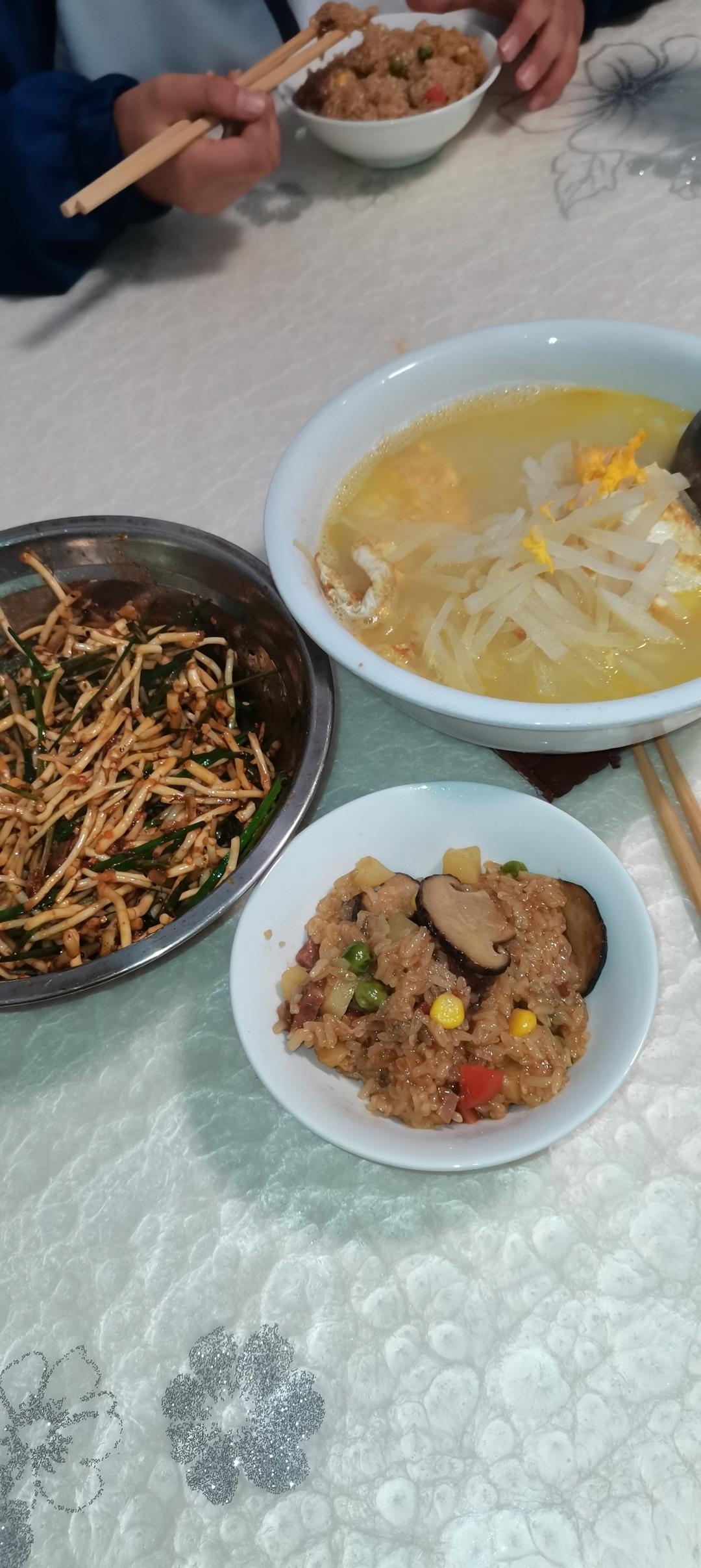 豌豆腊肉糯米饭