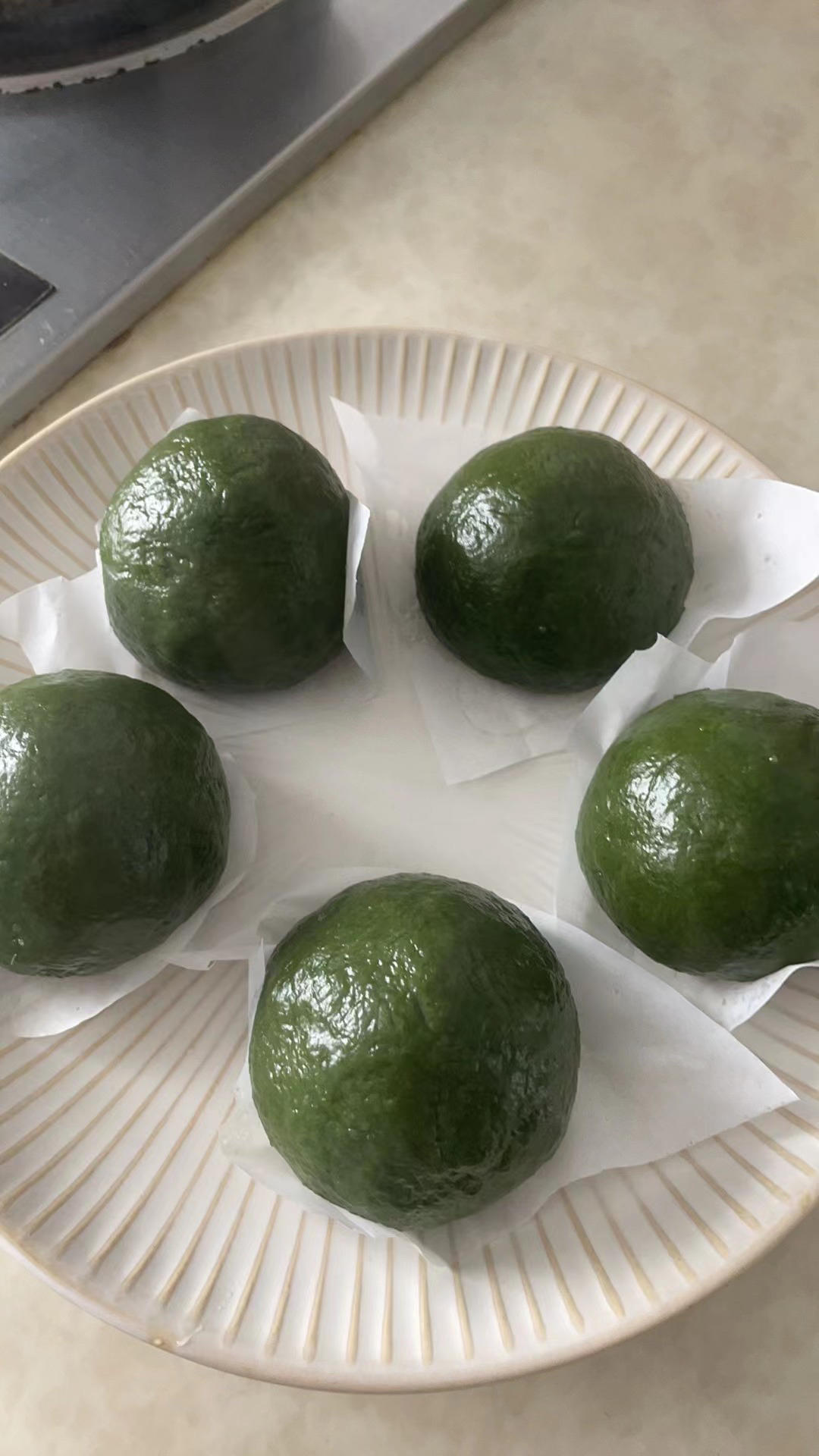 清明必吃的艾草青团