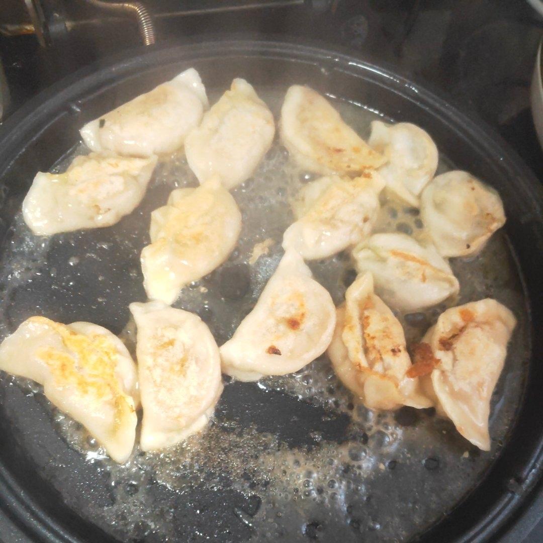 我是一份煎饺（生煎速冻饺）