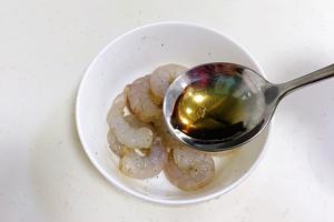 低脂高蛋白～西兰花菌菇虾仁汤的做法 步骤3