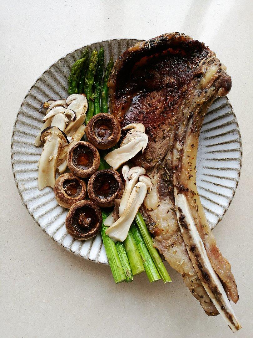 Costco煮易 | 香烤战斧式牛排 - Tomahawk Steak