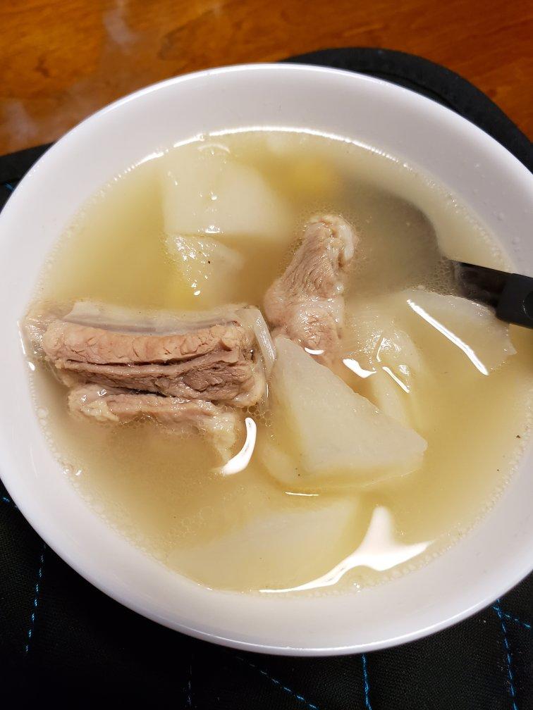 萝卜炖排骨-秋冬懒人汤