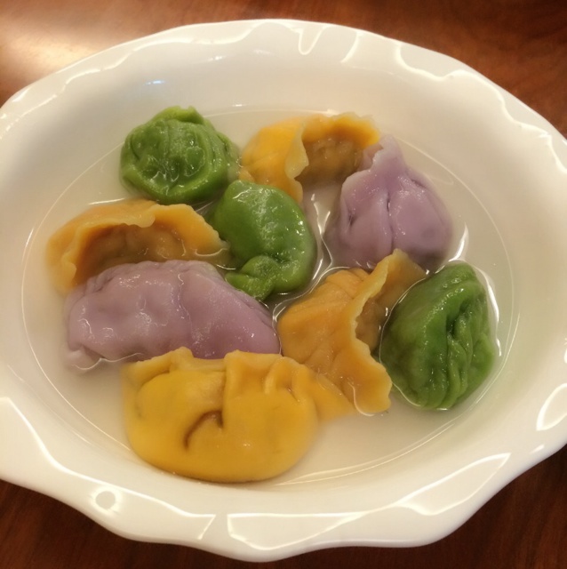 彩色蔬菜饺