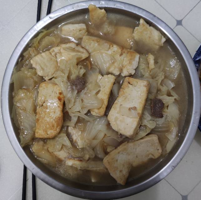 五花肉炖白菜豆腐