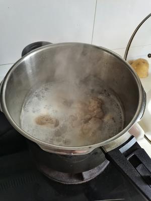 萝卜筒子骨汤（高压锅省时节能版）的做法 步骤2