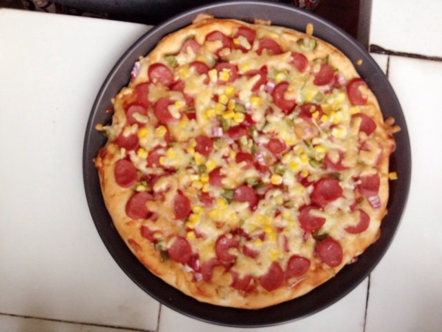 薄饼脆皮火腿pizza