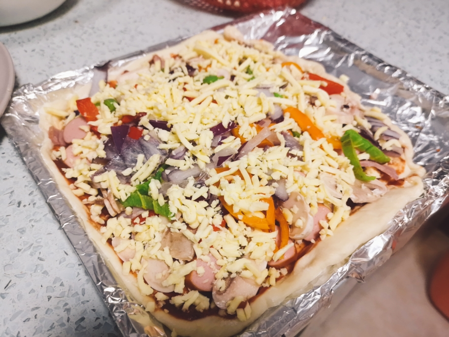 培根香肠披萨的做法 步骤4