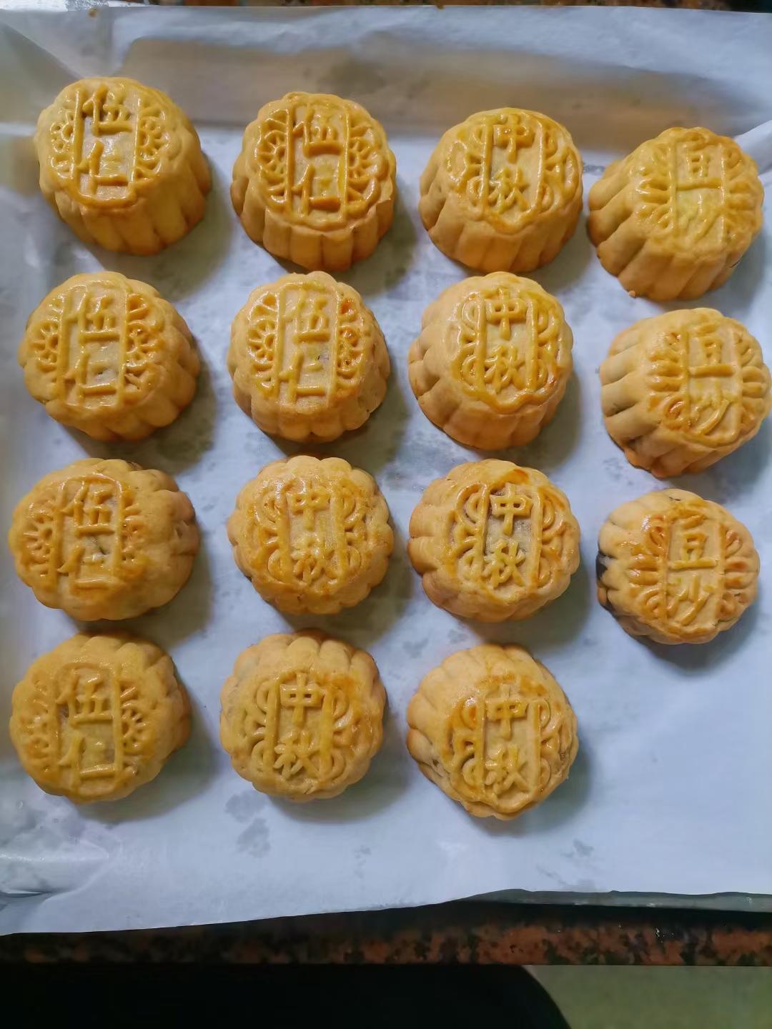 广式月饼——蛋黄莲蓉月饼