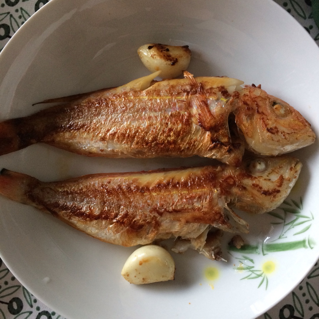 送往繁星做的香煎红三鱼