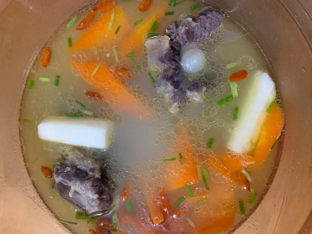 清炖牛尾汤