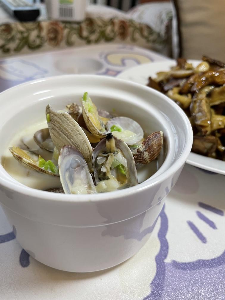 【减脂版蒜蓉蛤蜊汤的做法步骤图,怎么做好吃】糖豆馒头小巫_下厨房