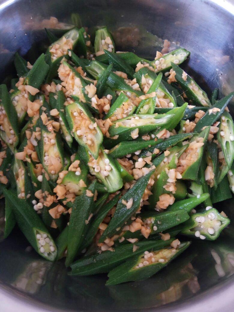 蒜蓉秋葵——秋葵最简单也是最养眼的做法
