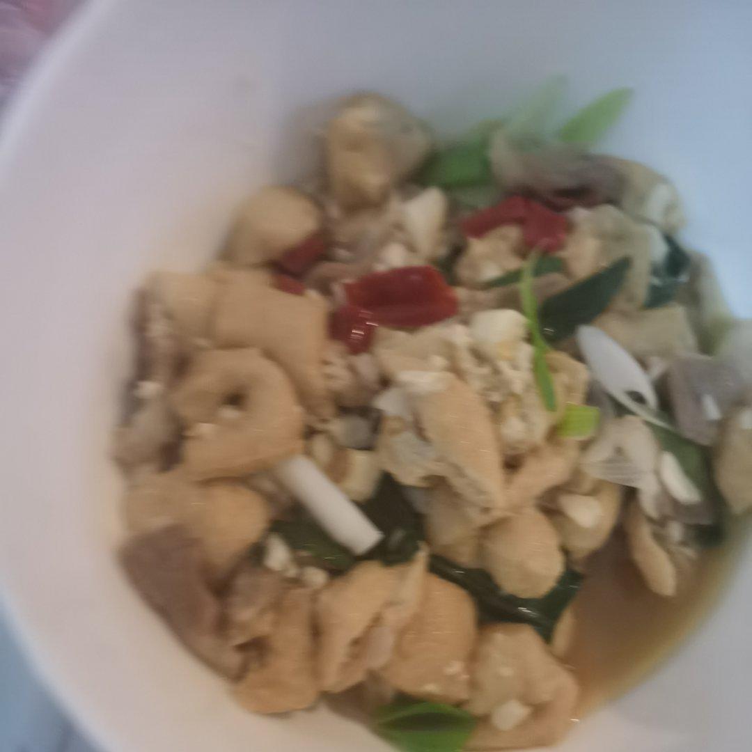 五花肉烧油豆腐