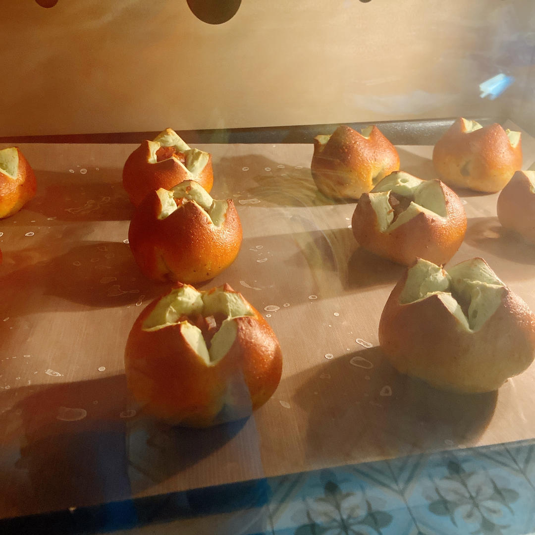 “奇妙搭配的碱水球球”