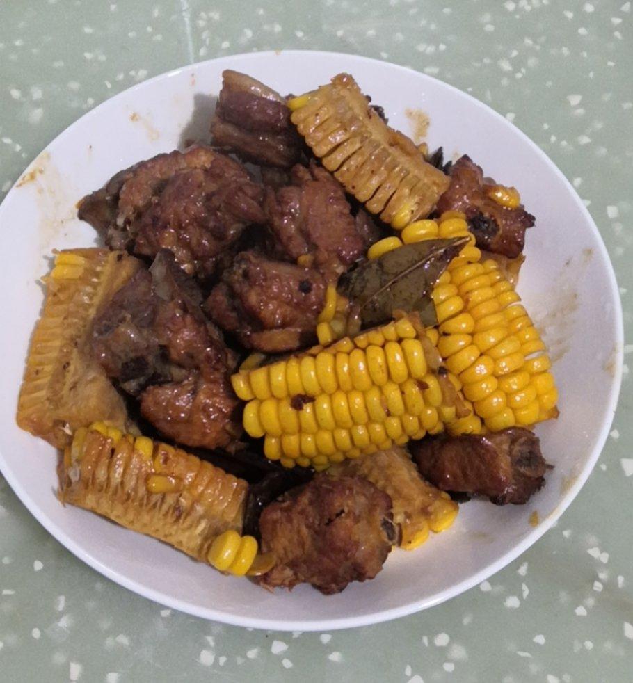 妙妙妤做的玉米烧排骨