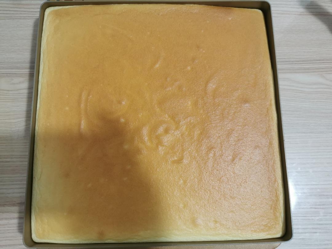 超详细的瑞士卷奶油蛋糕卷原味蛋糕卷的制作方法 饱满不掉皮不开裂（附模具换算方法）