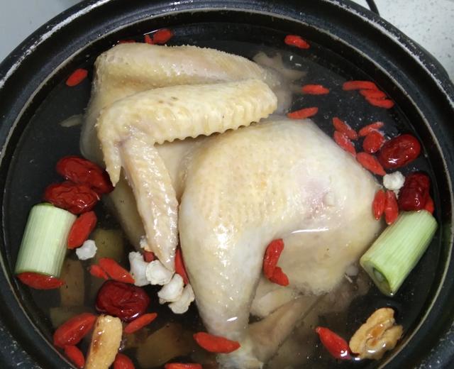 一只鸡两吃～【西洋参黄芪炖老母鸡汤】和【奥尔良烤鸡】的做法