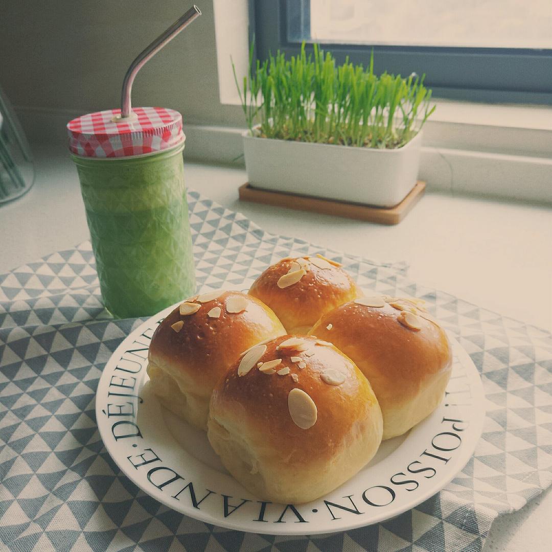 鲜奶油小餐包（一次发酵）