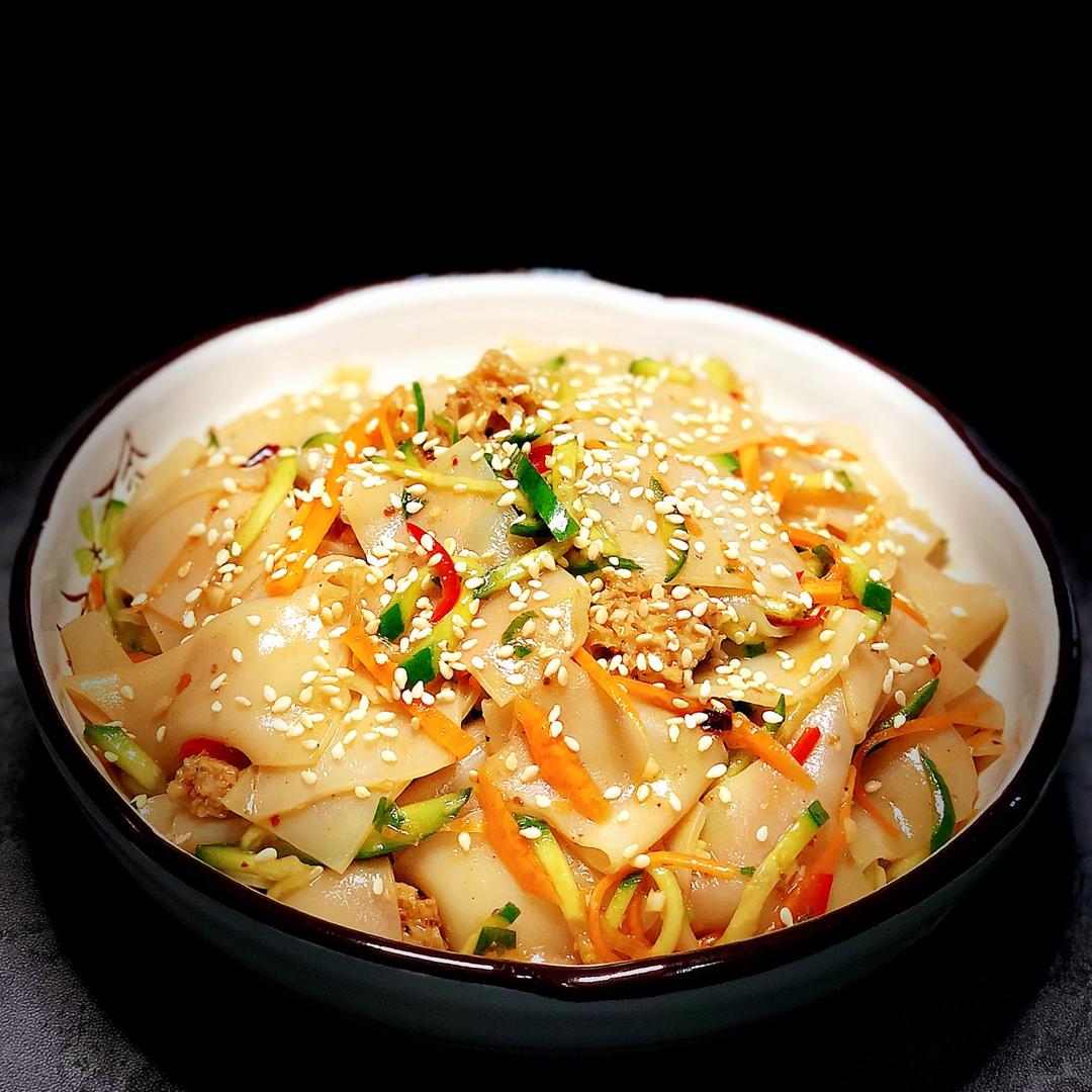 鹏妈在奔跑做的拌凉皮