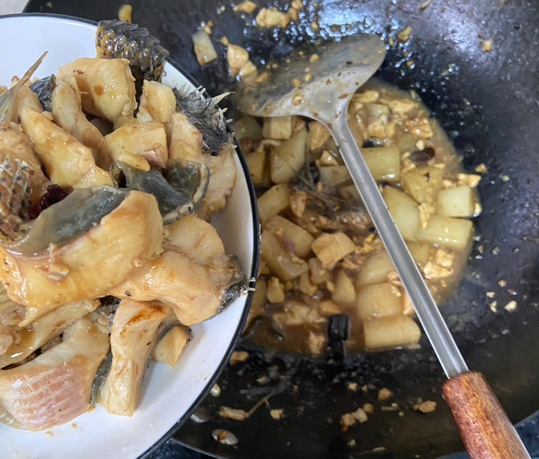 蒜香黑鱼片炖萝卜豆腐