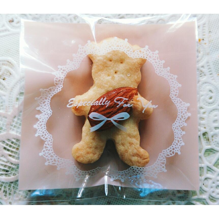 抱杏仁的小熊（造型饼干）