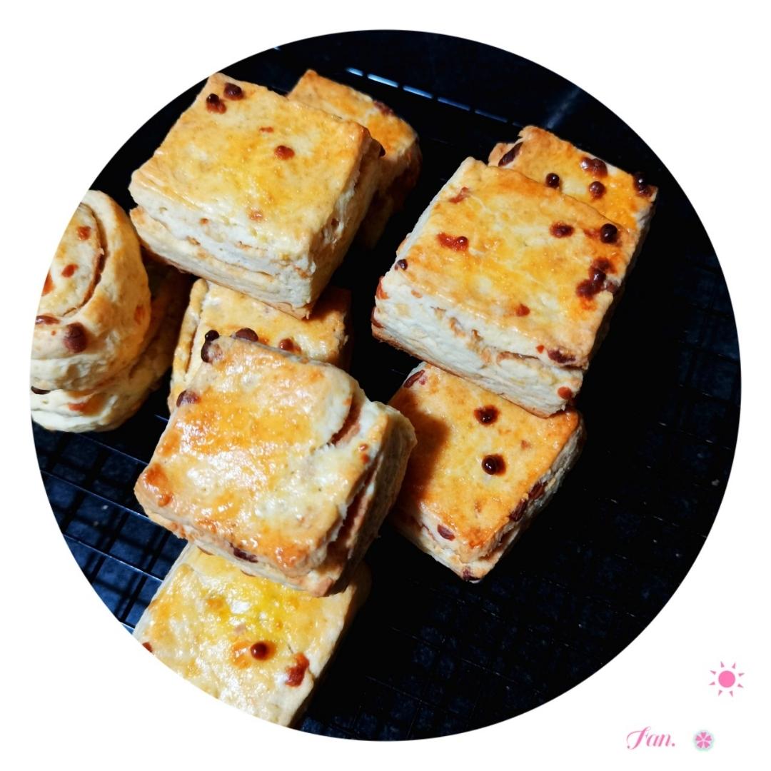 咸香奶酪司康配奶酪酱
