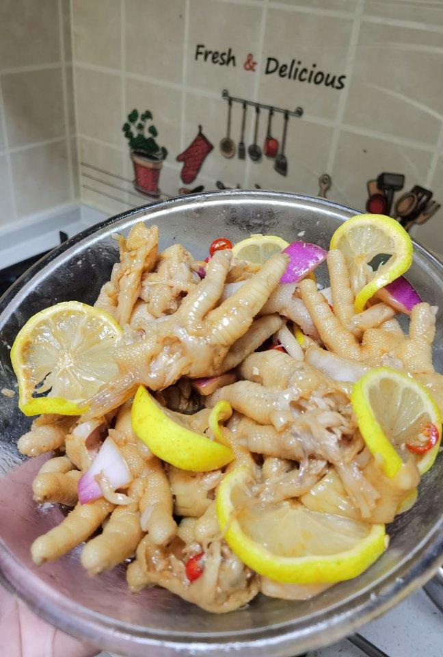 柠檬无骨鸡爪，酸辣开胃，劲道Q弹