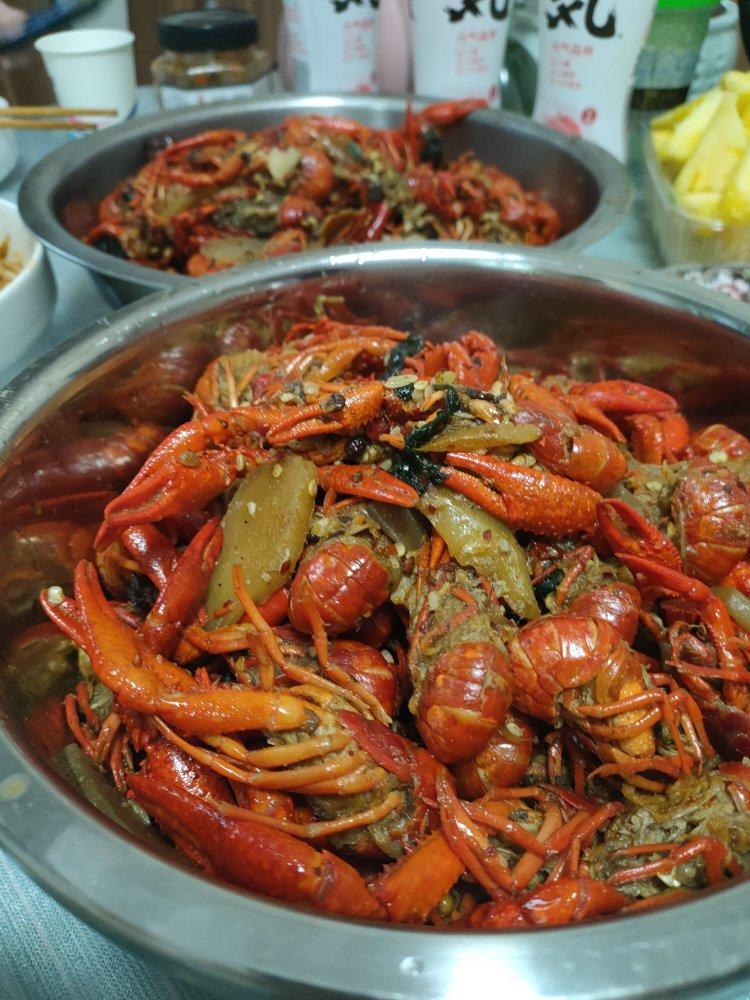 香辣蒜蓉小龙虾，超干净做法～！