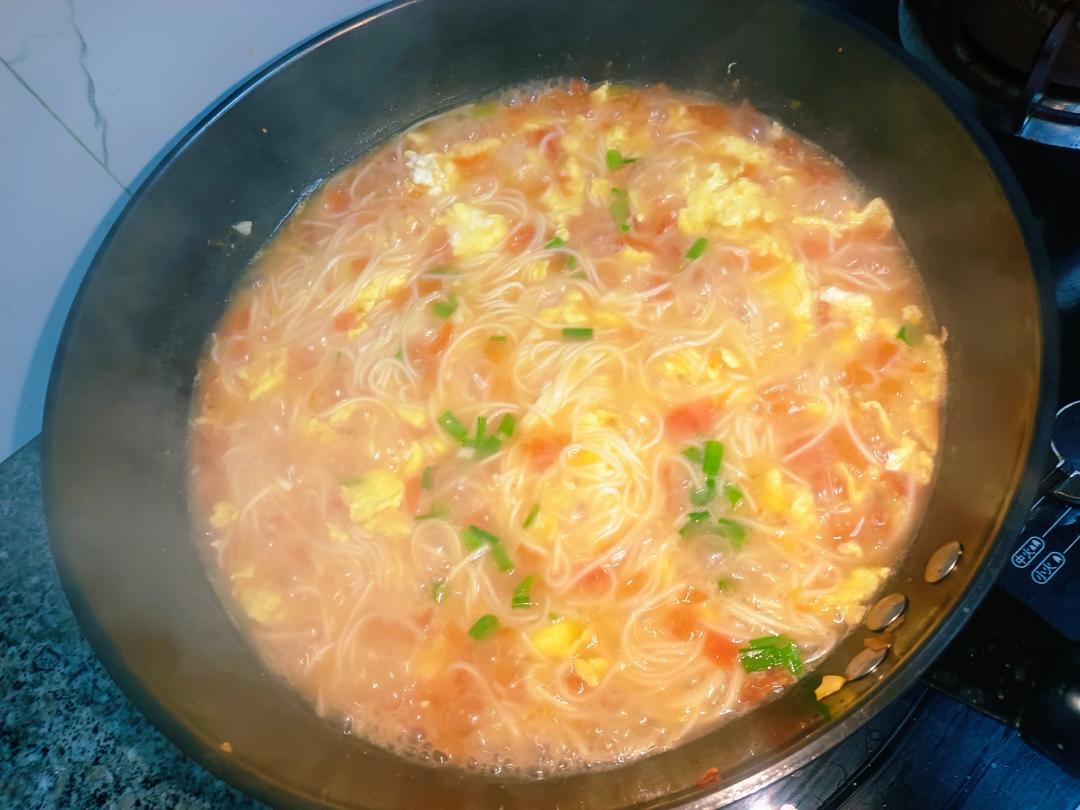 恨不得抱着锅舔的番茄鸡蛋面
