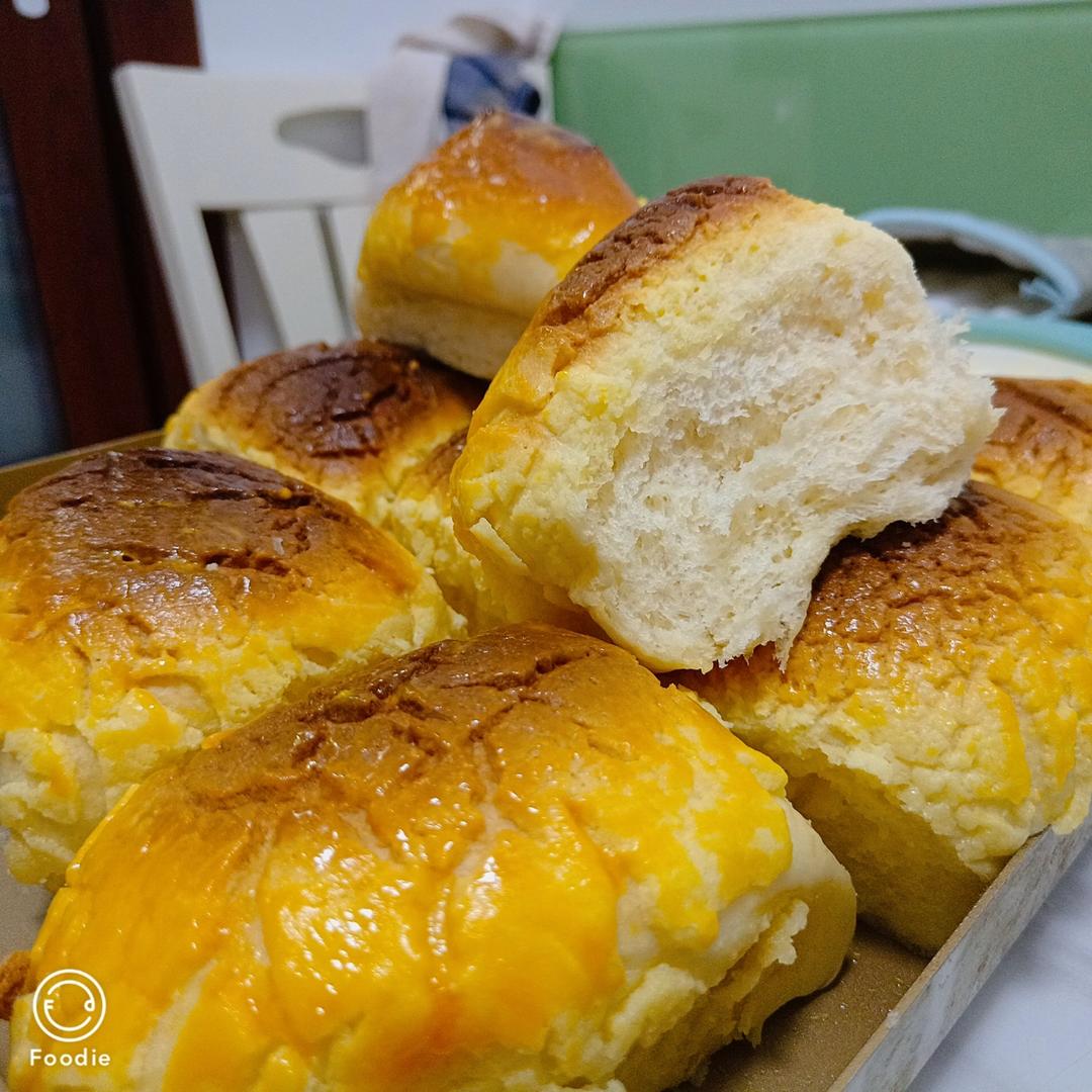 好吃到炸裂的港式菠萝包（附带制作酥皮的小视频）