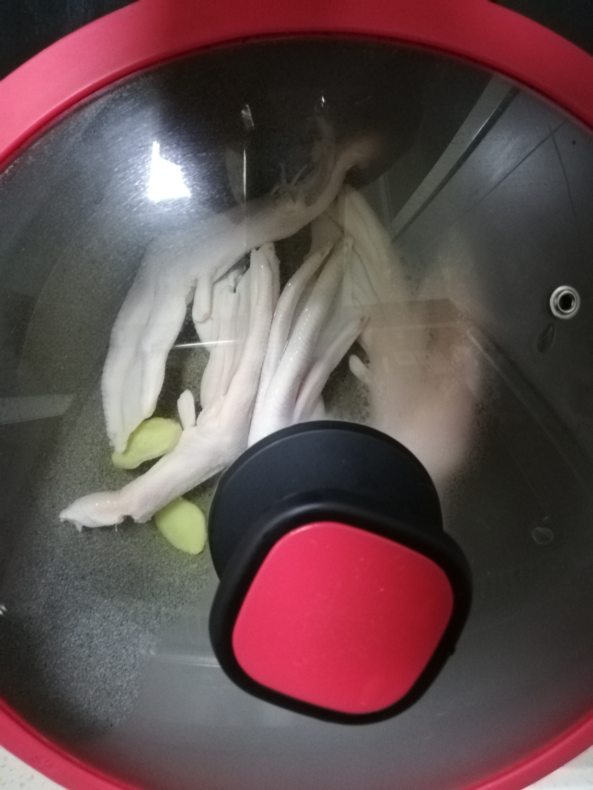 鸭脚（鸭翅）薏米冬瓜烫的做法 步骤4