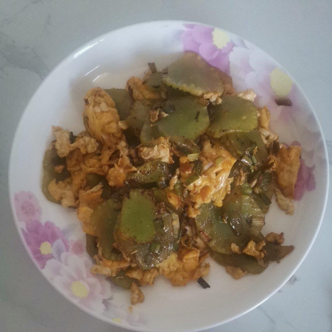 莴笋炒鸡蛋
