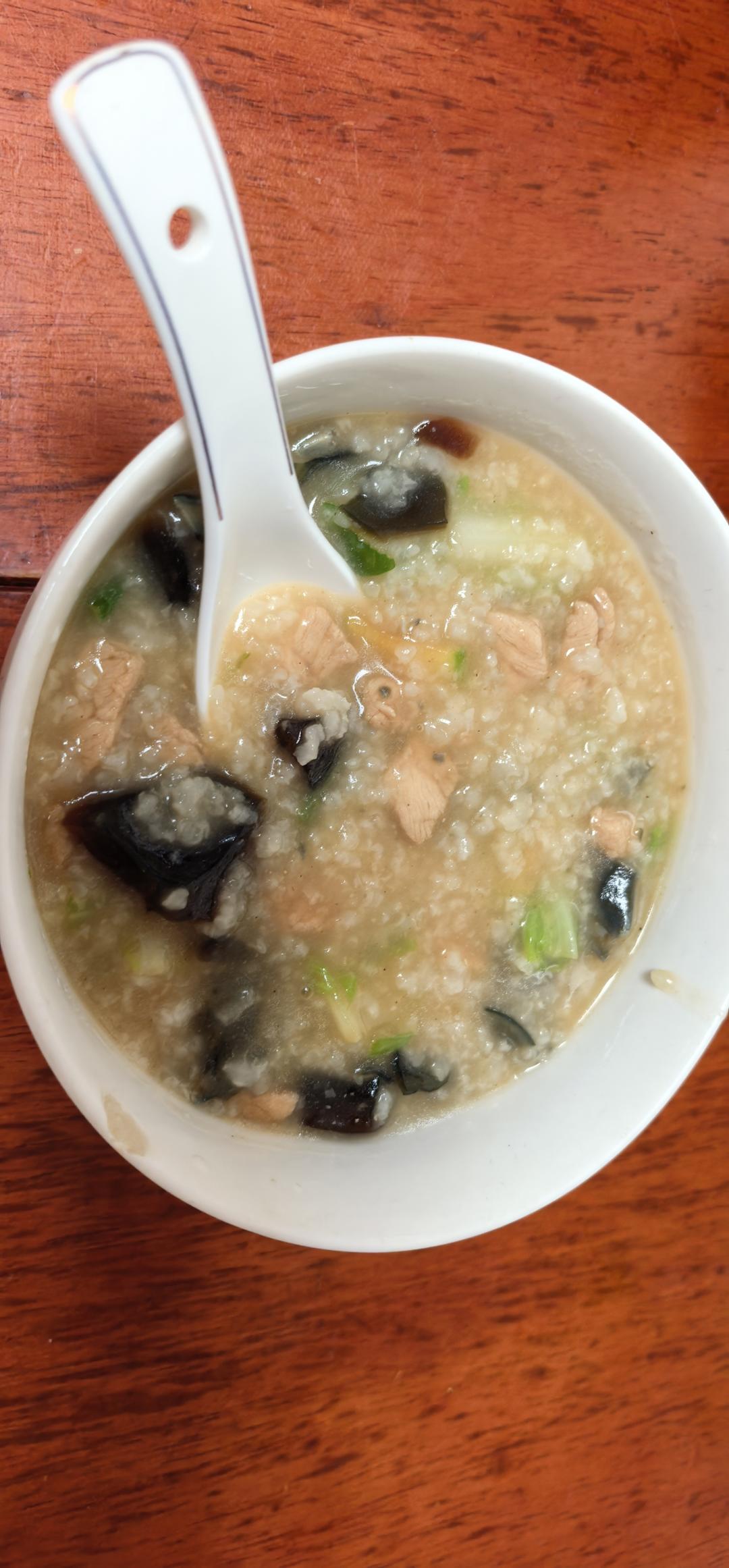 妈妈👩教我做的皮蛋瘦肉粥🥣简单快捷美味😋