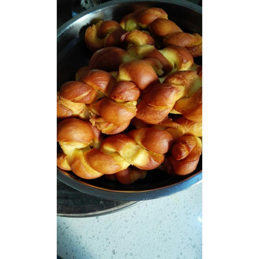 鲜奶软麻花