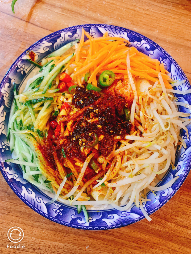 十分钟就能吃上的超简单油泼面