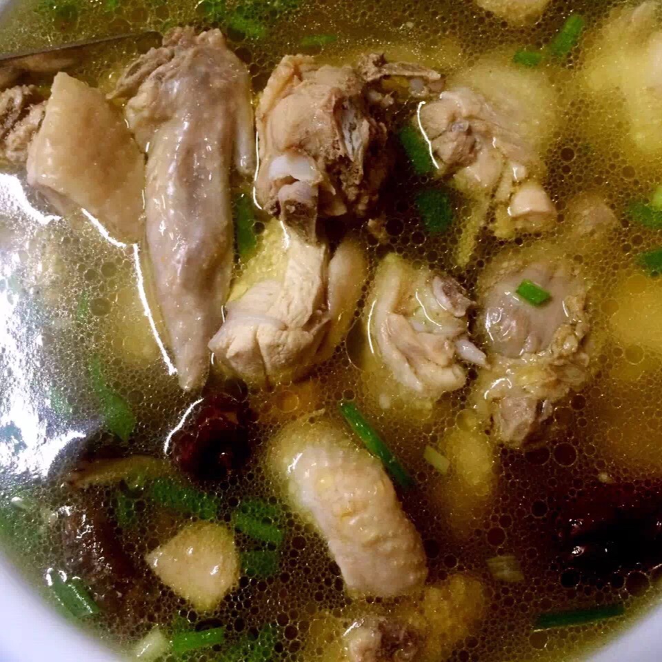 小清晰°做的香菇鸡汤