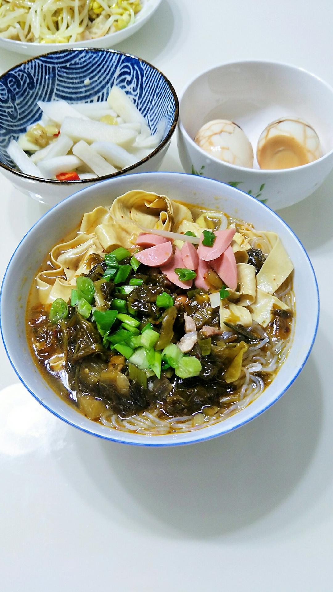 老坛酸菜米线