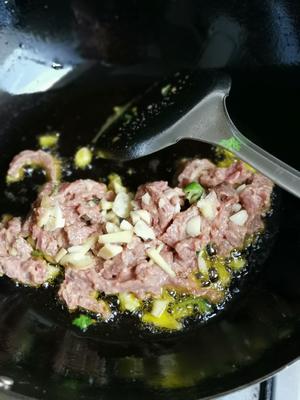 青椒炒牛肉片的做法 步骤5