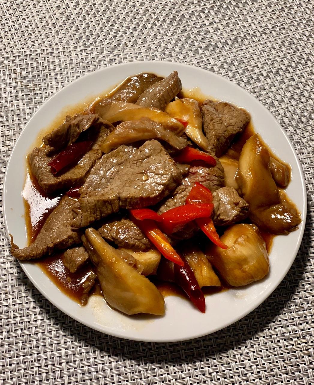 蚝汁海鲜菇炒牛柳