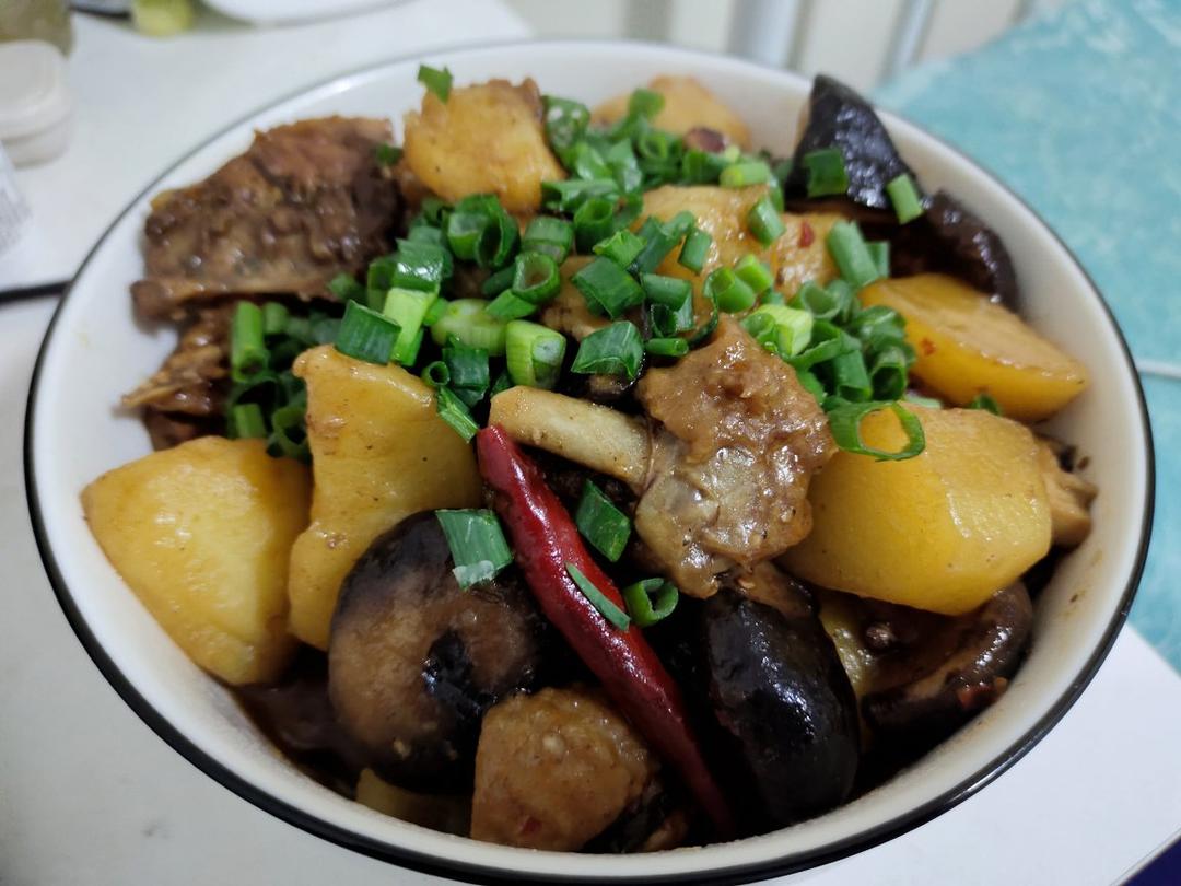 川味土豆香菇烧鸡