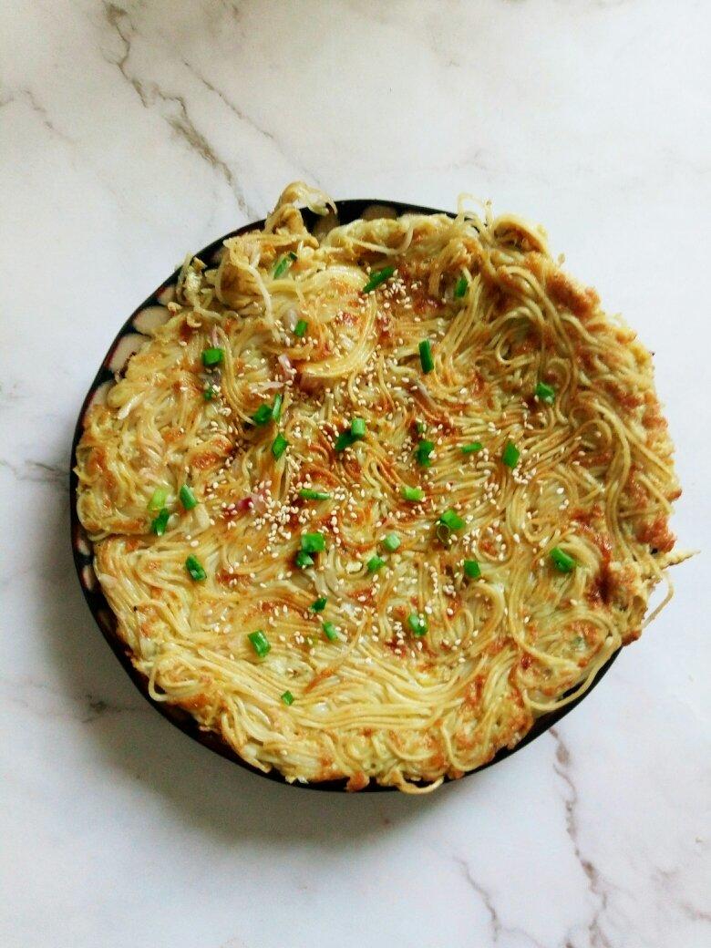 【独家】好吃到飙泪的快手菜—洋葱鸡蛋挂面煎饼