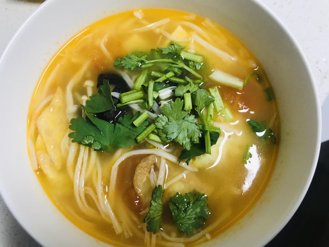 西红柿菌菇豆腐汤